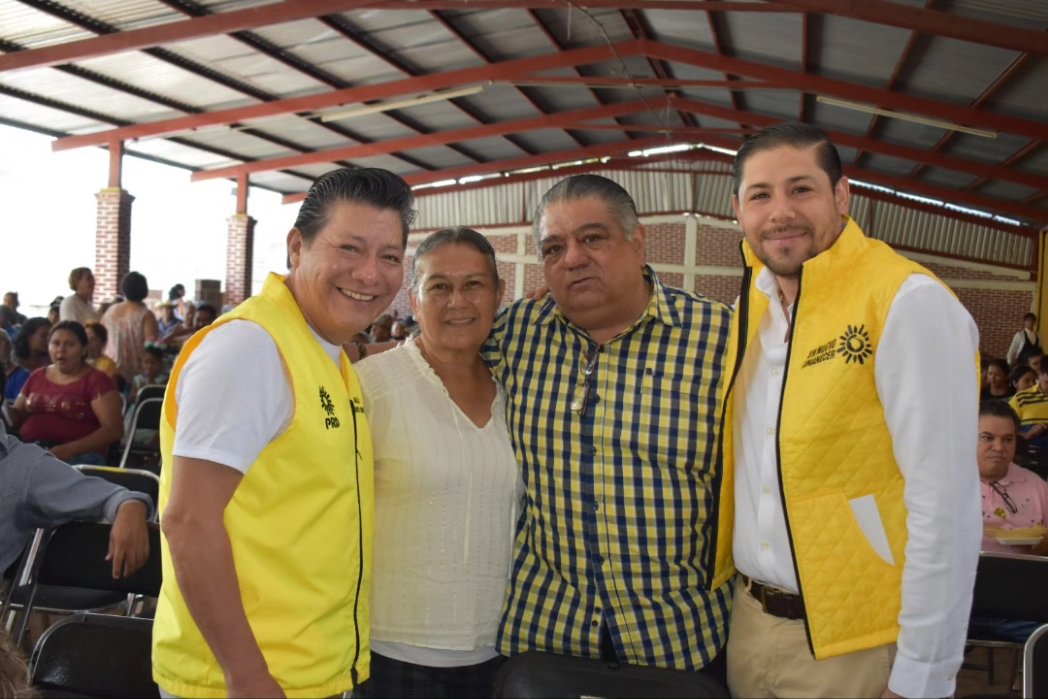 Matias_QM's tweet photo. En compañía de mis compañeros del #PRDMorelos, Sergio Prado, Adriana Díaz, Erick Maya y Carlos Zambrano; fuimos testigos de la toma de protesta de los comités seccionales del municipio de #Jiutepec. 

#MatíasQuirozMedina #AmigosDeQuiroz #Morelos https://t.co/cRDxMGj4af