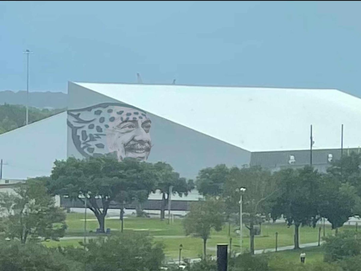 Enormus Jaguars logo is finally up at the new facility  😑