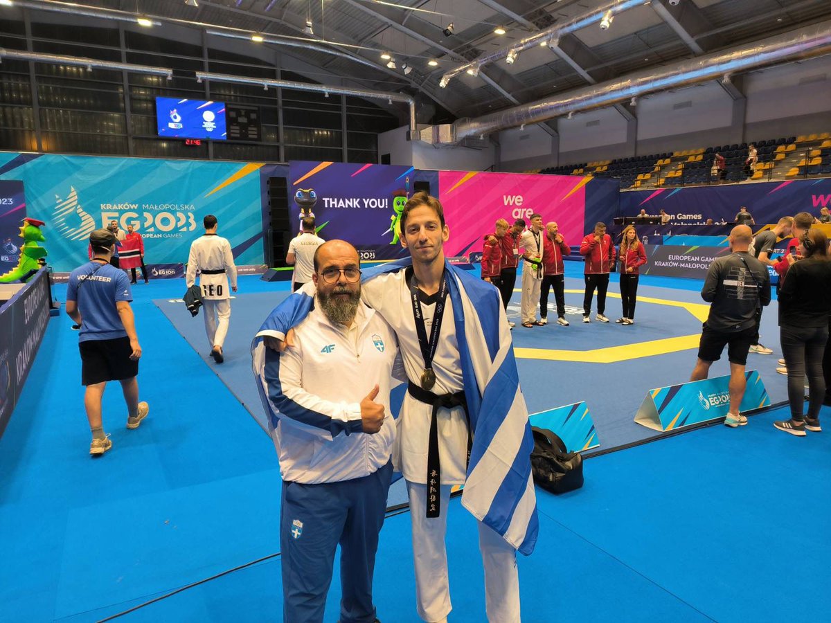 HellenicOlympic's tweet image. H στιγμή της απονομής του χάλκινου μεταλλίου στον Αποστόλη Τεληκωστόγλου, στα -80κ. του τάεκβοντο στους Ευρωπαϊκούς Αγώνες «Κρακοβία-Μαλοπόλσκα 2023»
#TeamHellas
#EG2023
#Weareunity