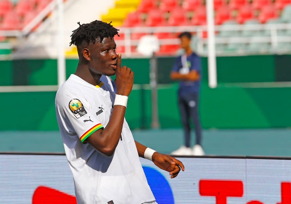 yeboah99ideas15's tweet photo. Words alone can’t express my joy, thank you Ghana 🇬🇭,to my mates and the Coaches ✅ ,to my dad @AnimSammy still no words, to Shelles Papa of @youngapostlesfc ✅,and finally to the King ⁦@ASAMOAH_GYAN3⁩ Gracias BabyJeeeeet. YES! AGYA NA )W) TUMI  🙏, pls keep supporting us🙏 https://t.co/mBvwyQubm6