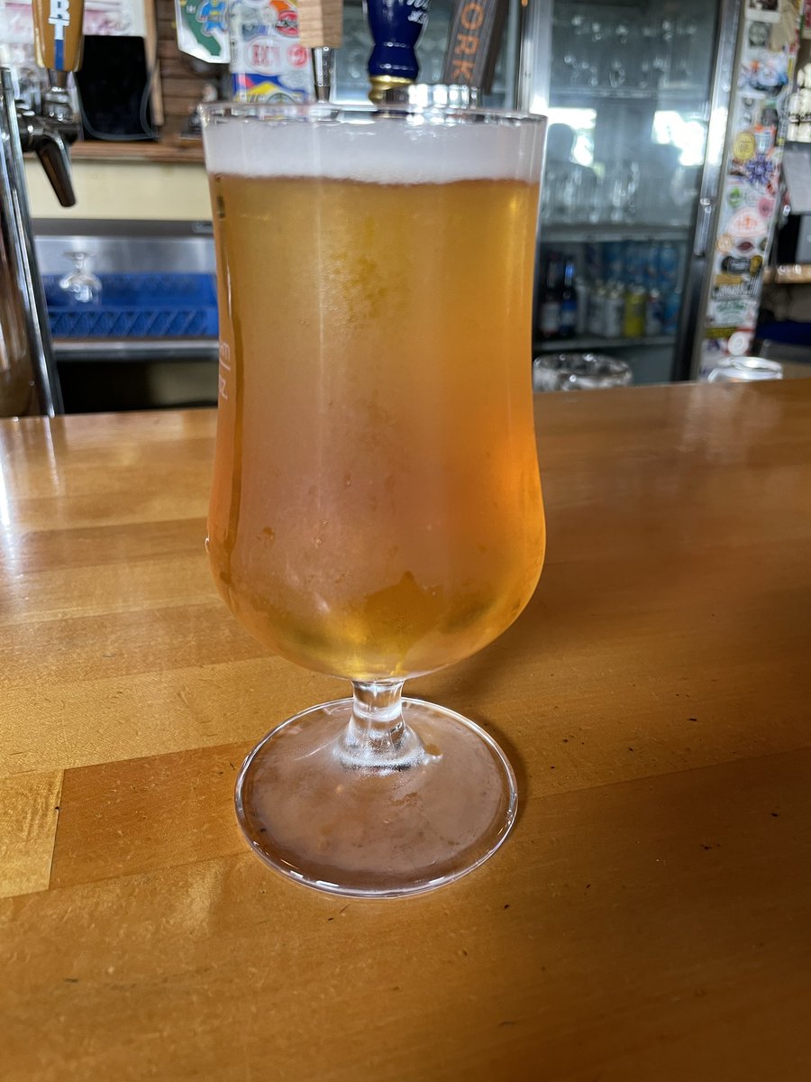 CarrizoKitfox's tweet photo. Been ages since I’ve played the game at Ernie’s Tin Bar, and Ernie is still a genius. Allagash Saison mixed with Montucky Cold Snack to represent this swamp horse scene. https://t.co/6bWZFTVeNV