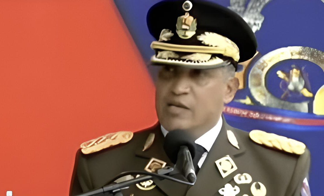 vladimirpadrino's tweet photo. Ayer 24 de Junio, el MG Felix Osorio Guzman, Comandante General del Ejército, habló desde el Campo inmortal de Carabobo. Desde allá pronunció un discurso patriótico y profundamente bolivariano que invito a escuchar. 
https://t.co/BHjIHV6c66 https://t.co/JAiEwXvmSS