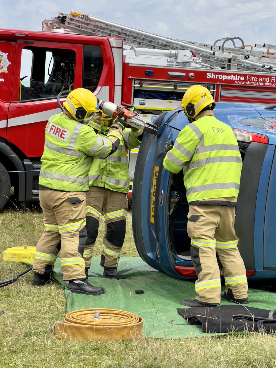 SFRS_Ludlow's tweet photo. ๐ Swift exit made shortly after demo to RTC Persons Trapped Ludlow weโre a vehicle had come to rest on its side ! @SFRS_CravenArms @SFRS_CWhite
V Struts, Holmatro Cutters & Tirfor used
Thankfully no injuries sustained ๐ค๐ฝ
#TeamLU #teamlcfr #TeamPTMoore #communityengagement https://t.co/Tho8g91MFV