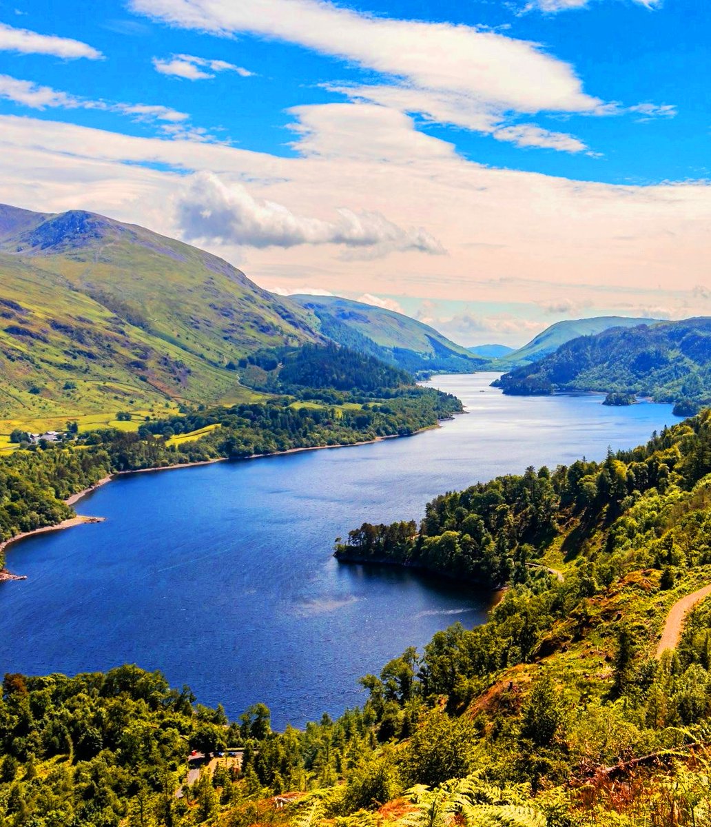 Thirlmere is a long thin lake, sandwiched between two mountains, It's a reservoir in the Borough of Allerdale in Cumbria and the English Lake District. 🏴󠁧󠁢󠁥󠁮󠁧󠁿 🇬🇧 

#nature #naturephotography #naturebeauty #scenic #photography 

Wikipedia: en.wikipedia.org/wiki/Thirlmere