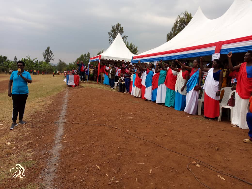 fpr_nduba's tweet photo. Ibyishimo byari byose kubanyamuryango nyuma yo kuganira; kungura ibitekerezo, gufata ingamba zo kwihutisha ibitaragerwaho mu cyerecyezo 2017-2024 .
Abanyamuryango kandi bakanguriwe kwita ku isuku; kwitabira gahunda ya  Ejo Heza no gutanga ubwisungane mu kwivuza (MUSA 2023-2024) https://t.co/xdiHz28TEJ