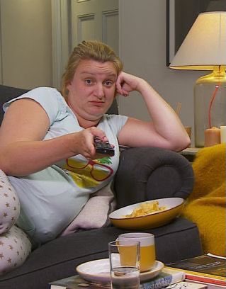 okma1e's tweet photo. "No woman turns me on" we can tell babe #LoveIsland https://t.co/FcQrZZJeTA