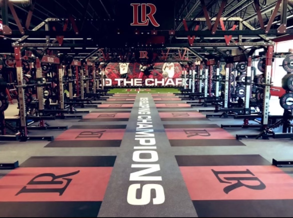 tylerparks_9's tweet photo. Excited to announce my commitment to Lenoir Rhyne! #gobears🐻 https://t.co/LYoUBey9zu