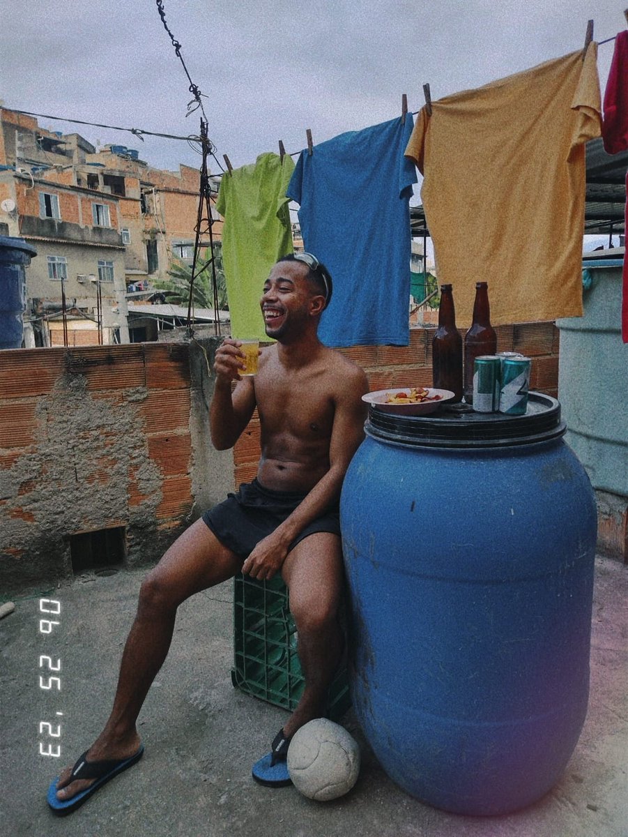 marcoscarolinno's tweet photo. Domingo de sol! ✨
Fotos: @beacarolinno
Edição :@fabricioviturini
Comigo: @vitor.hugo.carolino
.
.
.
#likethat #2000s
#madeincpx #conceitual
#funkrave #riodejaneiro #negroslindos #inverno2023 #invernocarioca #estetica https://t.co/AHKW1klP5d