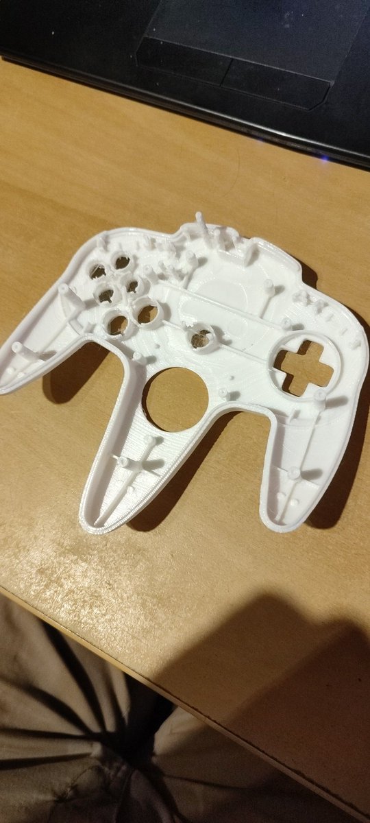First prototype print, rough but twice as fast as planned. A big step towards fully customizable controller shells 👀