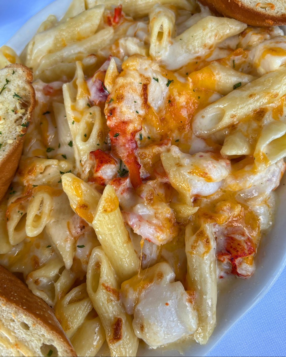 It's a lobster mac-n-cheese kinda day! 🦞 #costasinn #baltimoreeats #baltimorefoodies #visitbaltimore