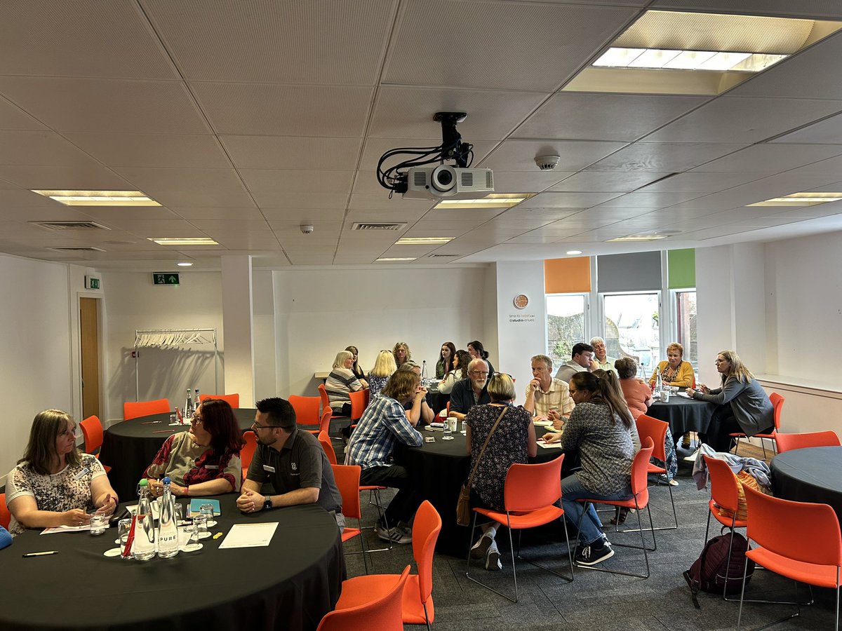 PaulMcPCoop's tweet photo. Big thanks to @QuinnGordon09 who brought the #ThePowerOfNetworking workshop to life. The comments and input from everyone were brilliant. Thanks to my partner in crime @heggie_peter who kept everything on track. @Tom_MPM @CoopFayB Now to start writing up thr notes … https://t.co/nfCDb36uTC