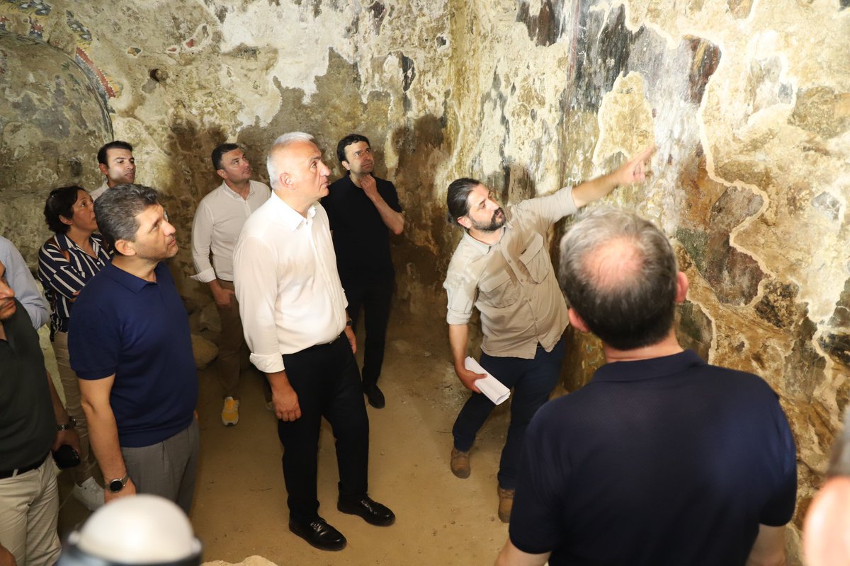 Kültür ve Turizm Bakanımız Sayın <a href="/MehmetNuriErsoy/">Mehmet Nuri Ersoy</a> ile birlikte Alanya Kalesi ve #Syedra Antik Kentini gezdik. Turizm kenti Alanyamızın kültürel ve tarihi yönlerini öne çıkarmaya verdiği destek için teşekkür ediyoruz <a href="/TCKulturTurizm/">T.C. Kültür ve Turizm Bakanlığı</a> <a href="/AdemMuratYucel/">Adem Murat YÜCEL</a> <a href="/mustafatoklu07/">Mustafa Toklu</a>   <a href="/ErgurerErtug/">SYEDRA. SRMKA. ERTUĞ</a>