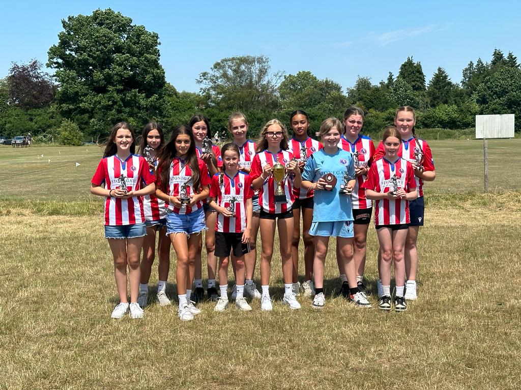 JasonJbooker's tweet photo. Fantastic Dorking Wanderers Football Youth Academy end of season awards. Brilliant afternoon, and congratulations to our U12 girls getting their SCWGL trophy and awards. @academy_dwfc @DorkingWDRS @DWFCWomen @SCWGL https://t.co/7wOKnp1LM1