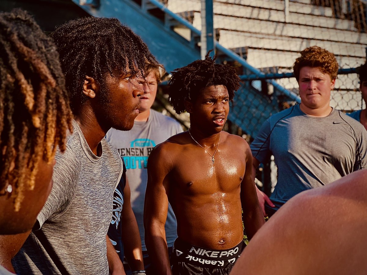 CoachBerry247's tweet photo. ⏰ 7:00am Crew Clocking In :
"Ability is what you’re capable of doing. Motivation determines what you do. Attitude determines how well you do it.” –Lou Holtz
#BuiltForThis #OffSeasonTraining #SummerConditioning #LockTheCage🔒 https://t.co/tvFzGroZXq
