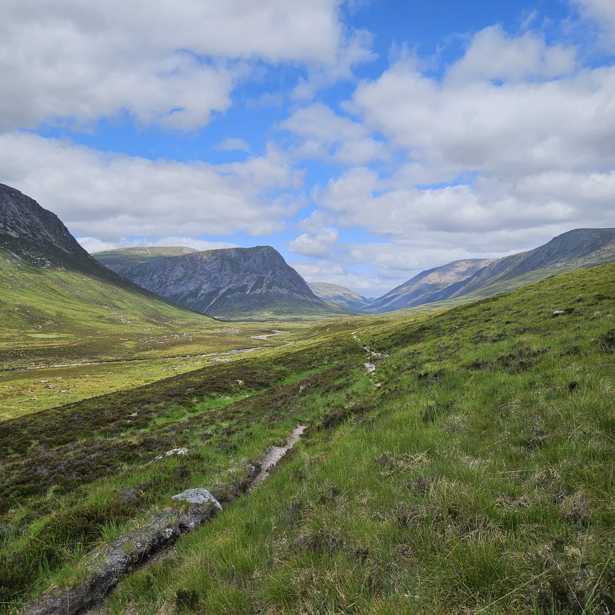 A happy, fascinating & thoroughly enjoyable 3-day dive into the scottish #Cairngorms valleys, their #Mesolithic past & their Late- & post-glacial  #geomorphology with the folks of 'Looking Up' project @HunterUcd