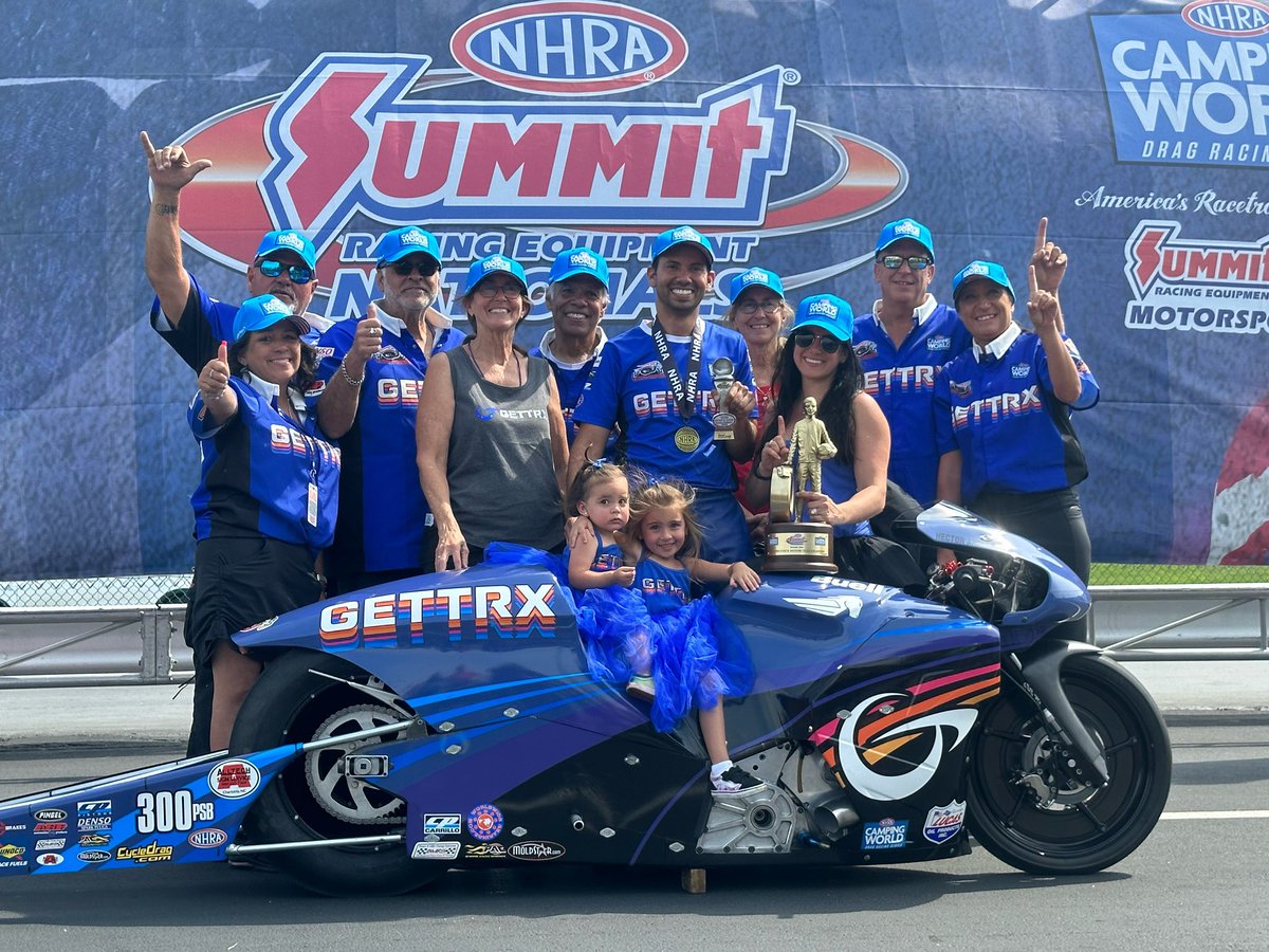 Help us congratulate @HectorJr300 and his team on their win today at the #NorwalkNats! 🏆 #NHRApsm