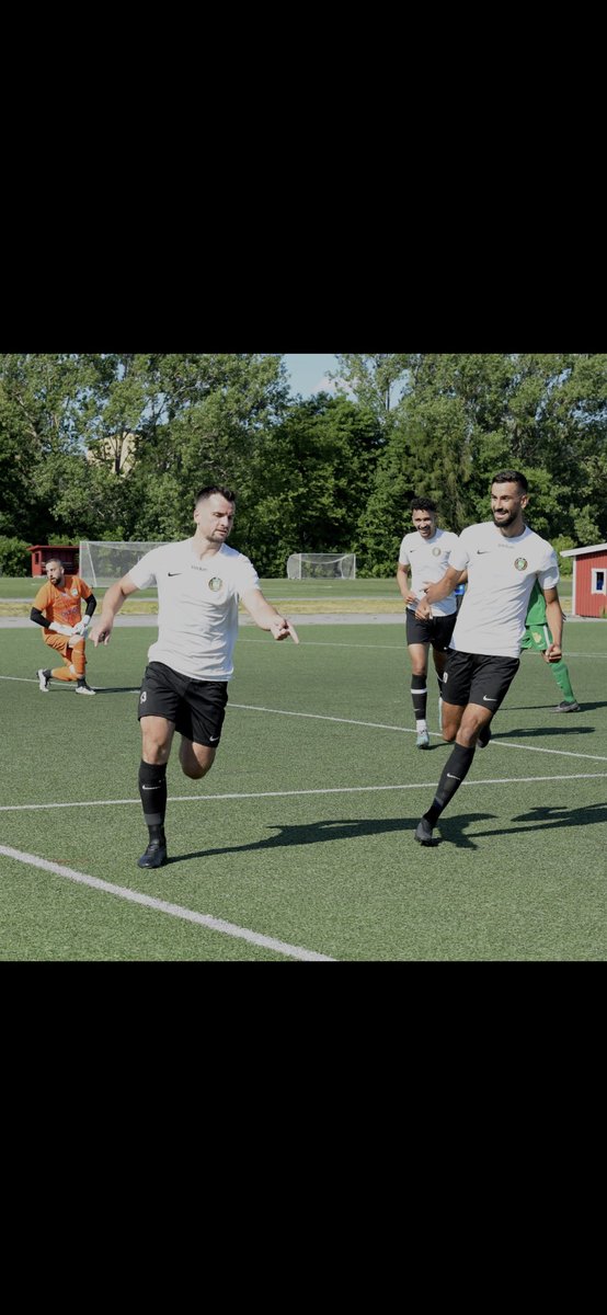 herr_fc's tweet photo. Härlig 3-0 seger mot Arlanda i vårens sista seriematch. Målskyttar Enrique Cunningham 2 och Ali Khan. https://t.co/7zRDjfaYJM