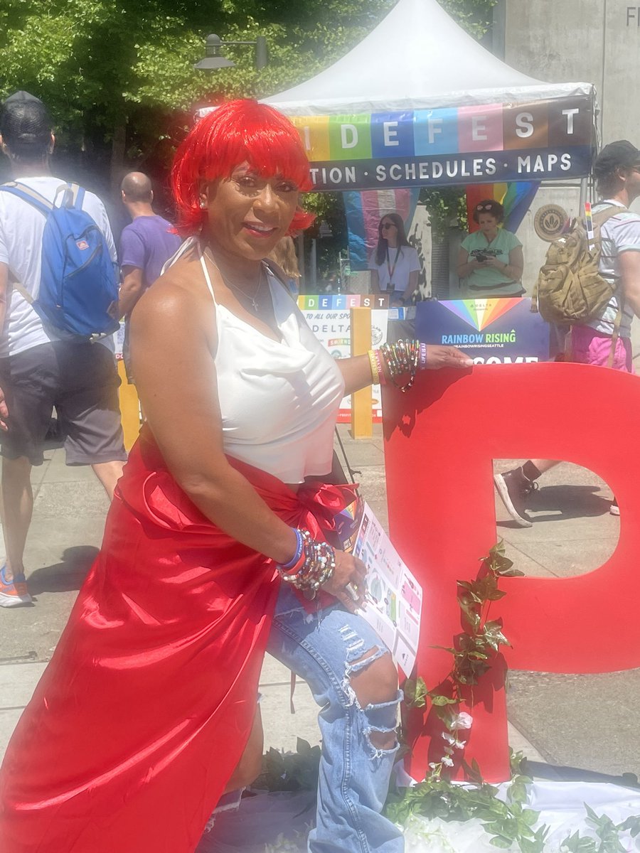 jog_urban's tweet photo. Supporting #SeattlePrideFest ๐#loveislove #advocate #elevate #celebrate #ally https://t.co/G4e9nABMh2
