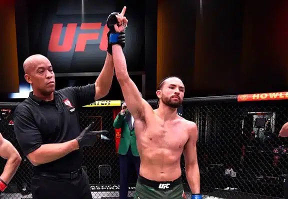 Online_FC_'s tweet photo. BACK ON TRACK @RoyalzMMA DEF TONY https://t.co/C5S8EArD6D