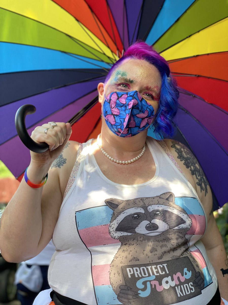 LearnMrLawrence's tweet photo. HAPPY PRIDE, TORONTO!!! @LiveTeachARTS and I were so proud to be a part of the #TDSBpride float at #TorontoPride parade! To all of our #LGBTQ2S+ students: We see you, we love you, we are PROUD of you!
@tdsb @TDSB_Arts @PrideToronto https://t.co/eawWpdBSWa