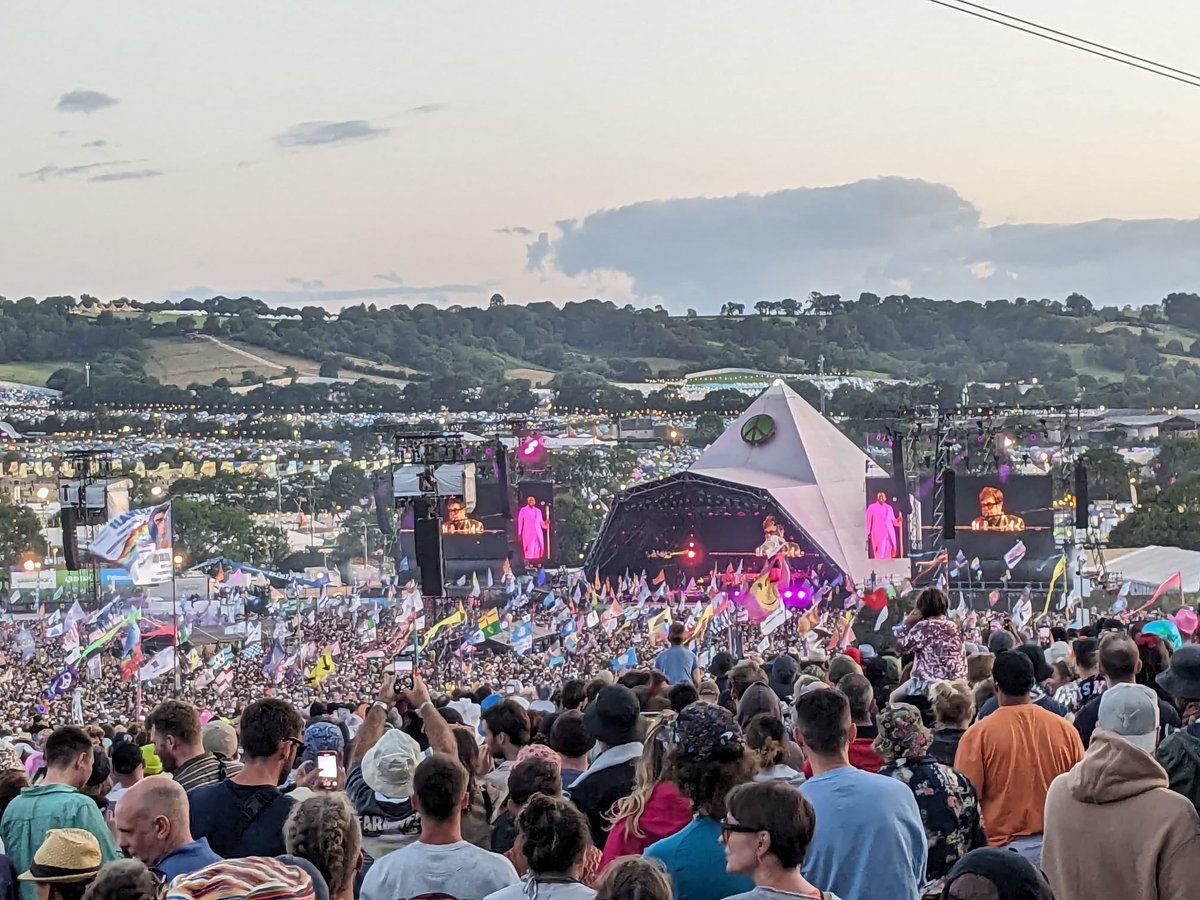 Glastonbury Live tweet media