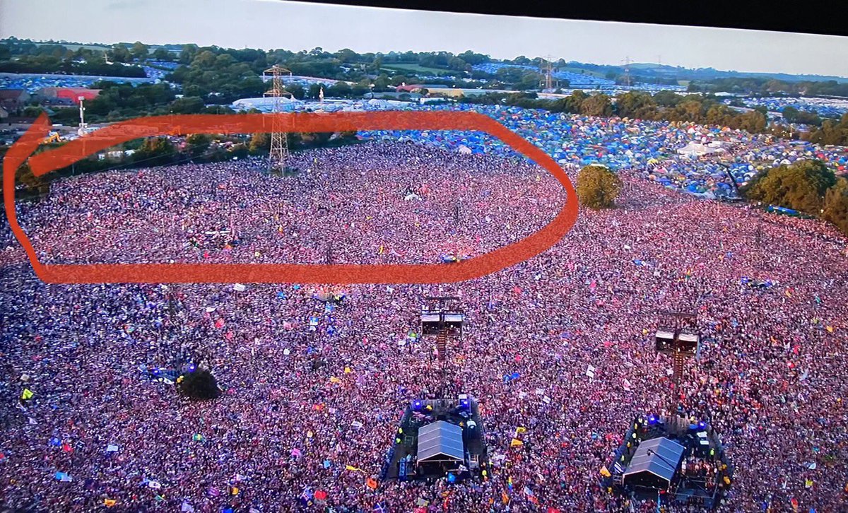 This crowd is HUGE. The bit circled in this picture is usually a campsite (Row Mead) - they decided to add it to the Pyramid Arena at the last minute (was still shown as camping on the official map); it’s a good thing they did.