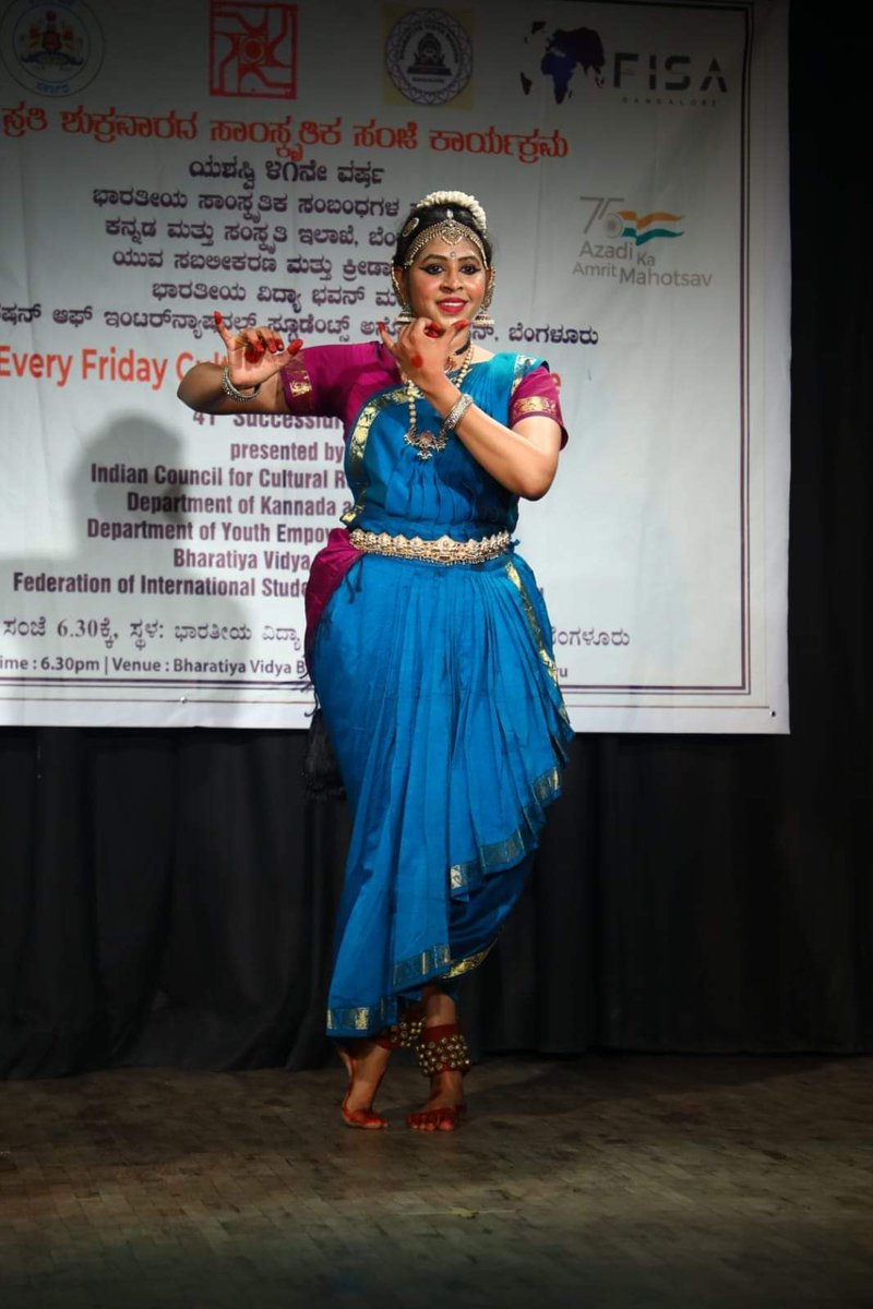 ICCRROBENGALURU's tweet photo. ICCR Zonal Office (South)Bengaluru, @kannada_bhavan @dyesdept @bvbbengaluru FISA Bangalore presented solo Bharatanatyam by Smt Swathi Gowda under Every Friday Cultural Evening Programme #EFCEP on 23 June 2023 at Bharatiya Vidya Bhavan. Glimpses @iccr_hq https://t.co/7suj1AwXdG
