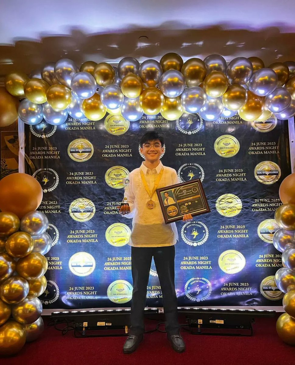 Sparkle_GMA's tweet photo. David Remo receives the award for 'Best Teen Actor' at the 2023 Asian Top Choice Awards 👏🏻
David's recognition is a testament to his exceptional talent and hard work.
Congratulations, David ✨️ We're very proud of you!
#DavidRemo https://t.co/XAIXDP504N