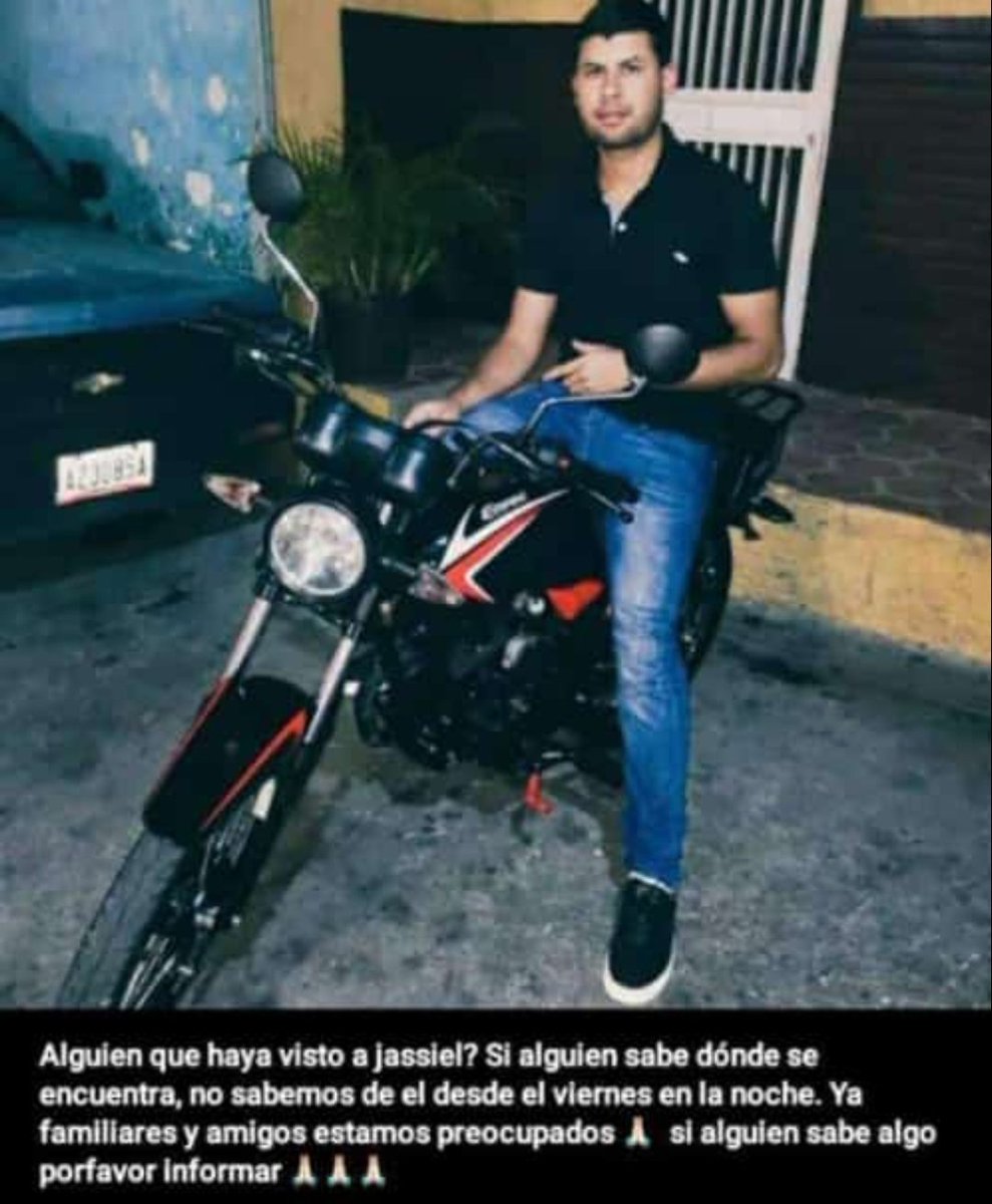 rcamachovzla's tweet photo. #Caracas Hace minutos hallaron el cuerpo de Jassiel Jiménez en una casa del sector La Luciteña en La California, municipio Sucre.
El joven se encontraba desaparecido desde el día viernes, lo habían visto por su casa en el sector Vuelta el Gato en Guaicoco.
Versión preliminar del hecho: Jassiel salió a La California a verse con una mujer con la que estaba saliendo. Mientras estaba en su casa, la pareja de ella los soprende y le propina 2 puñaladas a Jassiel. Una en el cuello y otra en el torso. El homicida huyó del sitio hacia rumbo desconocido en la moto de Jassiel.
Autoridades investigan si la mujer está involucrada o no en el hecho.
