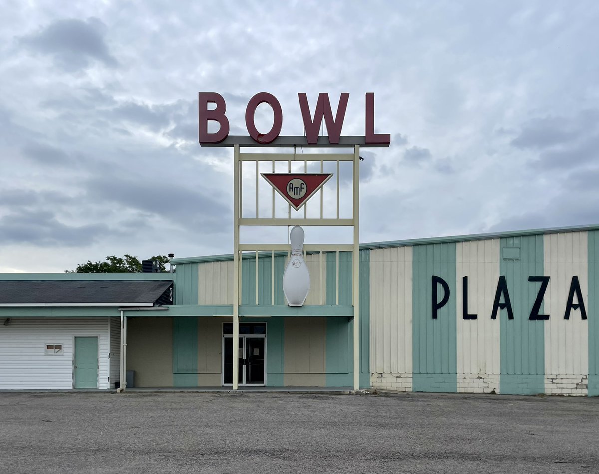 Midwest Modern on Twitter "Plaza Lanes 🎳 Connersville, IN"
