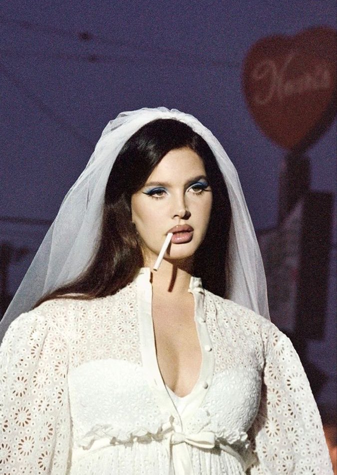 gabrimoonn's tweet photo. describe your relationship status with a lana del rey song. https://t.co/3zGAYGihXQ