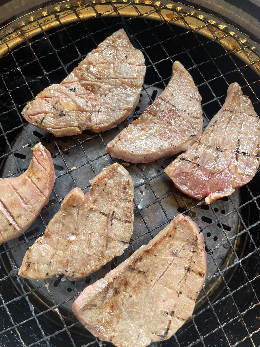 tokyohunterlife's tweet photo. これから仕事忙しくなるのに
向けて焼肉きんぐで元気チャージ🔥
プレミアムコースの牛タン
最高〜締めに稲庭風うどん🍝
焼肉屋でも麺は必須👍
さっぱりみょうがの味わいに
モチモチの麺が3150🍜
レギュラーメニュー化してほしい✨
ご馳走様でした♪
#焼肉きんぐ
#japanfair https://t.co/VcpwV1HHHT