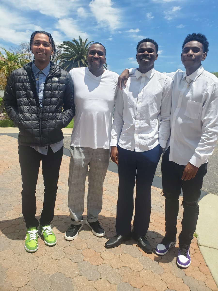 TheReal1818's tweet photo. It was great seeing and chillin with my young fellas. They made my job easy as a coach. 
Great young men!
I'm PROUD OF Y'ALL!! https://t.co/lKz1ffa93a