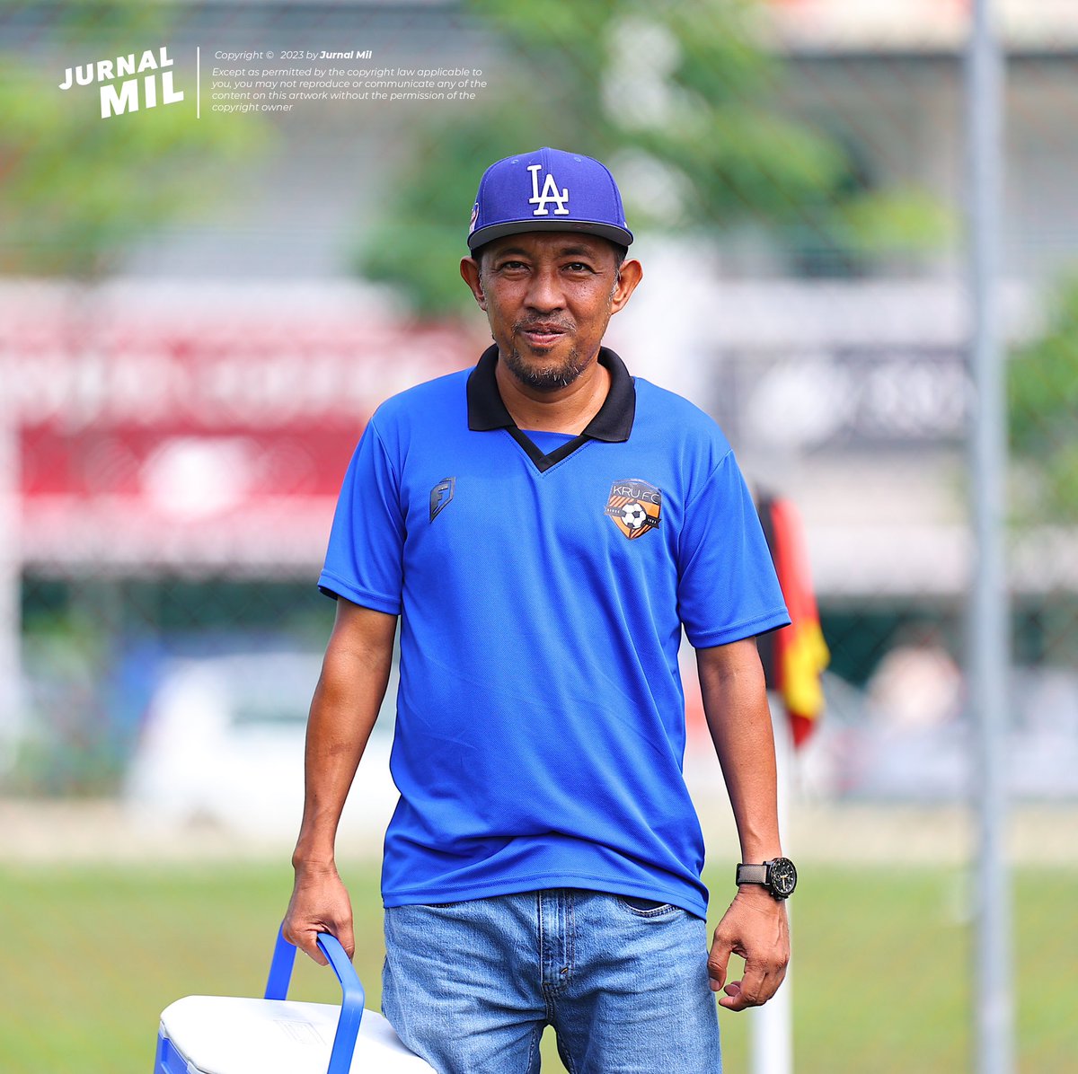 jurnalmil's tweet photo. KRU FC vs AU2

👕 @forfit.my 

#abangkameraman #bolasepaksosial #radiabukitjelutong #ligasosial #ecoardence #twentyfive7 #jsa #setiaalam #varsitygreendunks https://t.co/CK0phL6xJk