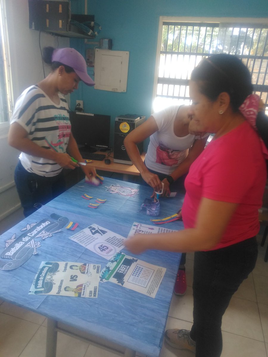WILMERC72106975's tweet photo. Infocentro LAR44 El Cuji. Elaboración de cartelera Día de la Batalla de Carabobo y día del Ejército. https://t.co/jPhxSsOpcD