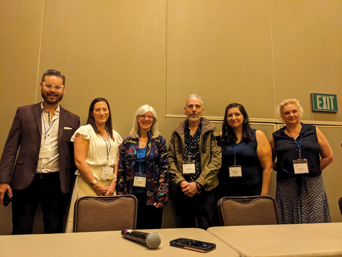 MelissaHerman4's tweet photo. Fantastic panel focusing on alcohol's effect on the CRF system outside the amygdala (!) Very cool work by Remi Martin-Fardon, @DrJRink Audrey Seasholtz and @superrsema and great moderating by @Marcus https://t.co/Nu4BzUdRzd