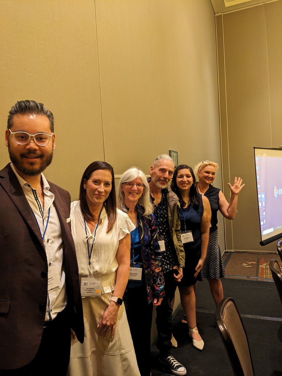 MelissaHerman4's tweet photo. Fantastic panel focusing on alcohol's effect on the CRF system outside the amygdala (!) Very cool work by Remi Martin-Fardon, @DrJRink Audrey Seasholtz and @superrsema and great moderating by @Marcus https://t.co/Nu4BzUdRzd