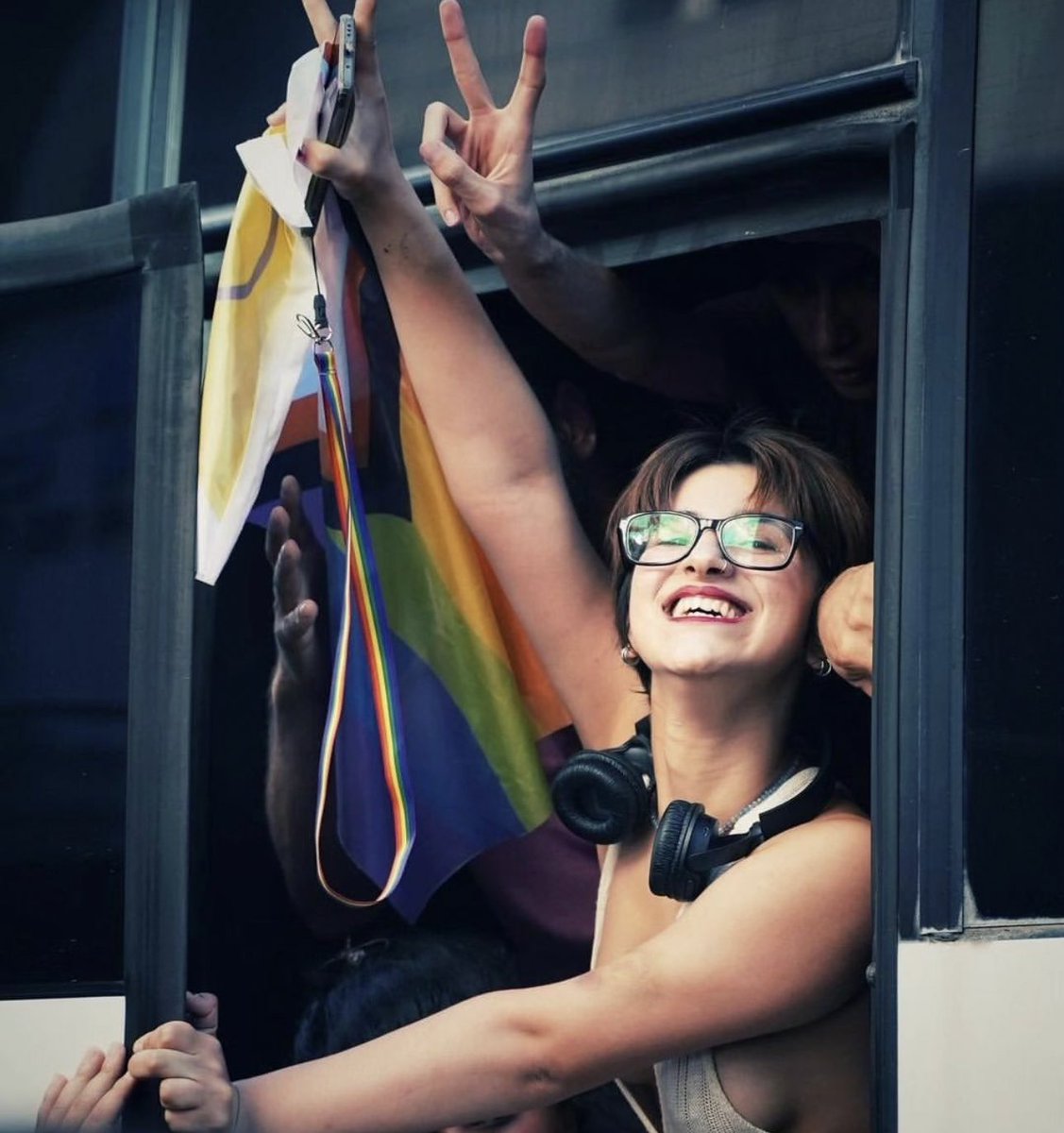 solcugazete's tweet photo. Türkiye’den #Pridemonth görüntüleri 🏳️‍🌈 https://t.co/7TU25DJnJs