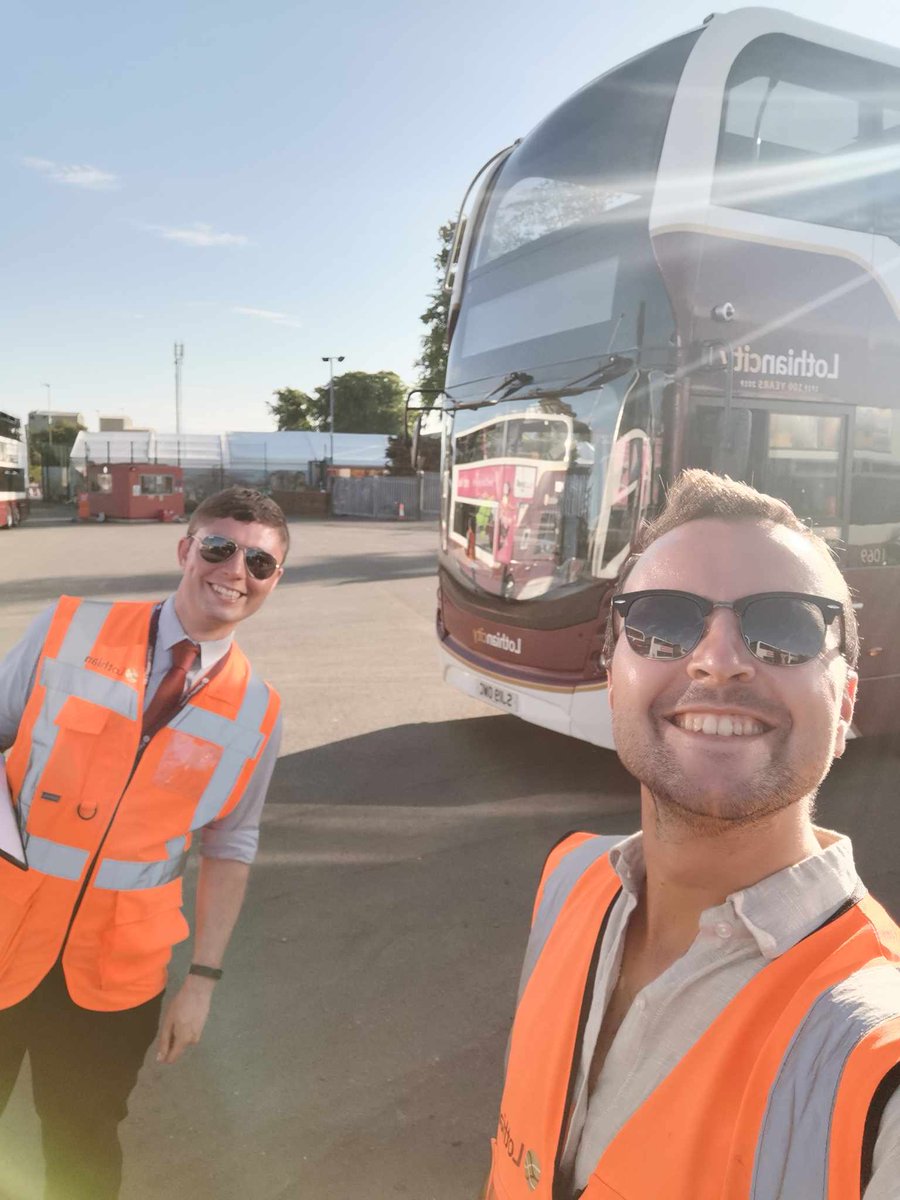 A delight to be working @ScotlandRHShow with @thomasedde and a top team of @on_lothianbuses drivers and support staff again this weekend. As always, thank you to everyone who travelled with us! 🐏🚍 
#RoyalHighlandShow #TeamLothian
