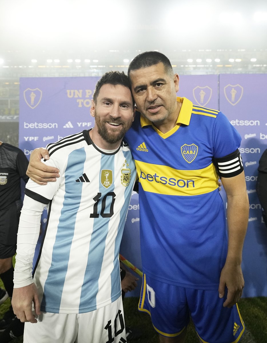 SC_ESPN's tweet photo. ¿Con qué palabra describís esta foto? 

📸 @BocaJrsOficial https://t.co/o7JnNp3lVm