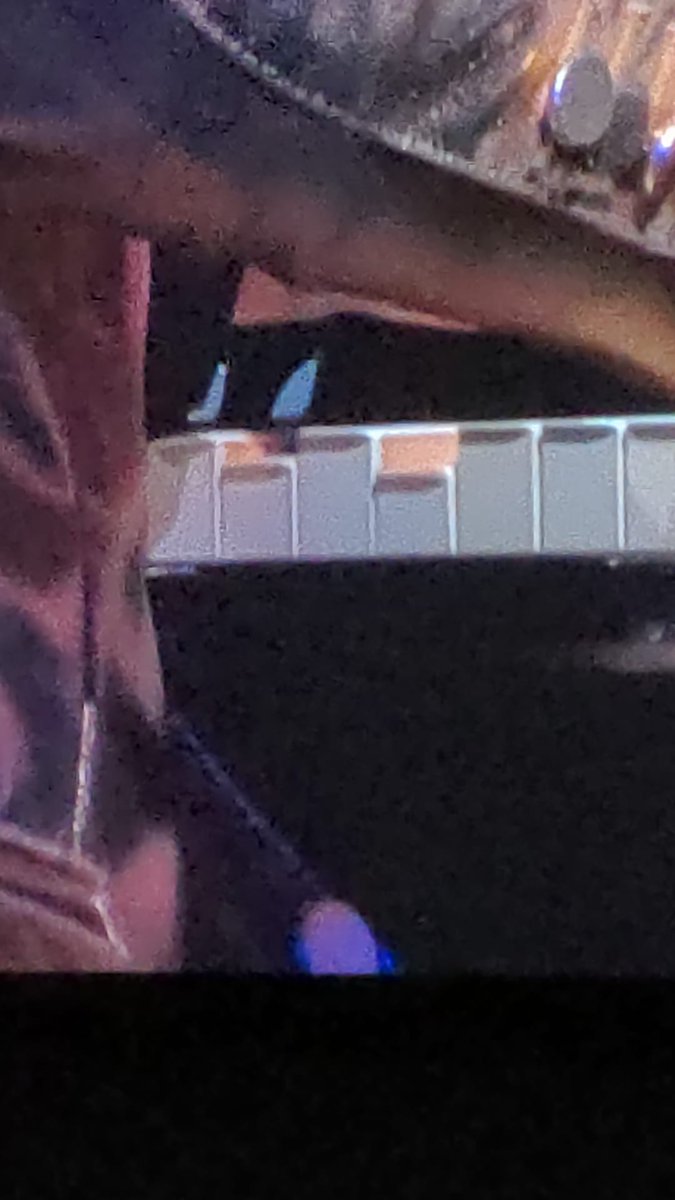Shonagarrity's tweet photo. Absolutely loved Elton John tonight... But magic keys?? Rewound and watched multiple times, can't suss it at all. https://t.co/OuCXV0tS8I