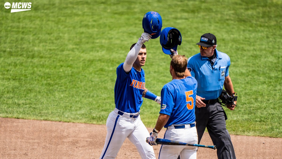 NCAABaseball's tweet photo. RECORDS ON RECORDS

🐊 First time ever there's been 5 HR in a game in this park (combined or by 1 team)

🐊 Most Runs in MCWS Game (Since 2011)

#MCWS https://t.co/fWBfxBcbS4