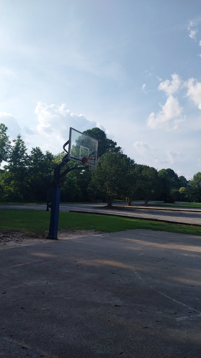 Back at it.... 
#bigstage2023 #Pride2023
My second publication is $10 on <a href="/amazon/">Amazon</a> all proceeds for Butterfly Sanctuary. Link below 👇👇👇 please purchase and share with your network to build a sanctuary of healing 💯

amazon.com/Blunt-Force-Tr…