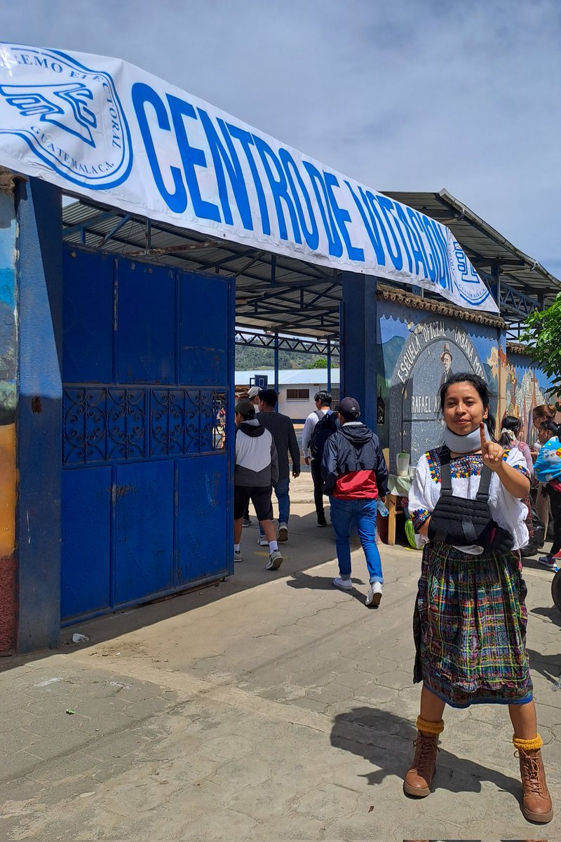 Ejercí mi derecho al voto, pero sé que no basta con ello. Exigir por justicia, libertad, y antirracismo es fundamental para que los derechos de toda la poblacion sean garantizados y respetados.

#EleccionesGuatemala
#NoAlFraudeElectoral
#EnGuatemalaSiHuboGenocidio