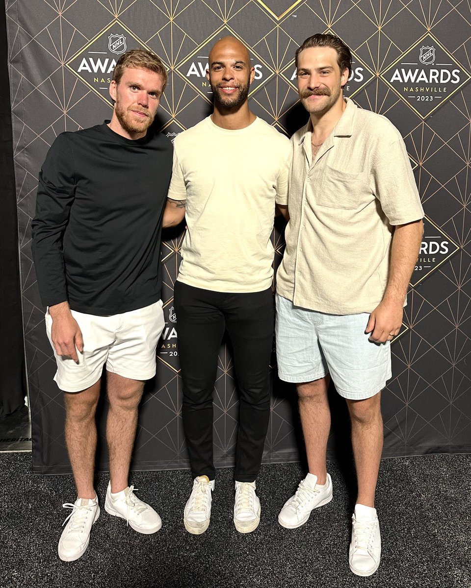 Our nominees have arrived in Nashville for the #NHLAwards 🤠🏆