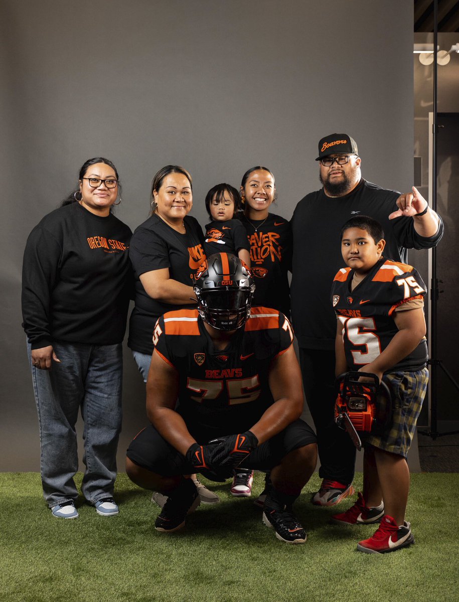 Terrell Kim (@terrell_kim75) on Twitter photo Enjoyed my time over at Corvallis and thank you to <a href="/Coach_Smith/">Jonathan Smith</a> and his Amazing staff for the hospitality for me and my family! #Gobeavs <a href="/FBCoachM/">Jim Michalczik</a> <a href="/MikeDoc40/">Michael Doctor</a> <a href="/CoachVaigafa/">Johnny Vaigafa</a> <a href="/BeaverFootball/">Oregon State Football</a> <a href="/NMBlackTornado/">WeAreBlackTornado</a> Enjoyed my time over at Corvallis and thank you to <a href="/Coach_Smith/">Jonathan Smith</a> and his Amazing staff for the hospitality for me and my family! #Gobeavs <a href="/FBCoachM/">Jim Michalczik</a> <a href="/MikeDoc40/">Michael Doctor</a> <a href="/CoachVaigafa/">Johnny Vaigafa</a> <a href="/BeaverFootball/">Oregon State Football</a> <a href="/NMBlackTornado/">WeAreBlackTornado</a>