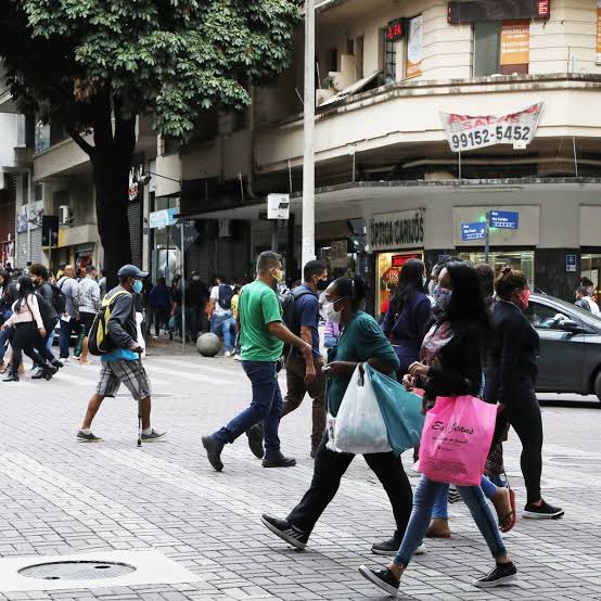 choquei's tweet photo. 🚨BRASIL: 42% da população fica triste ao ver que o dia seguinte é a segunda-feira, diz pesquisa. https://t.co/liE945G9Vc