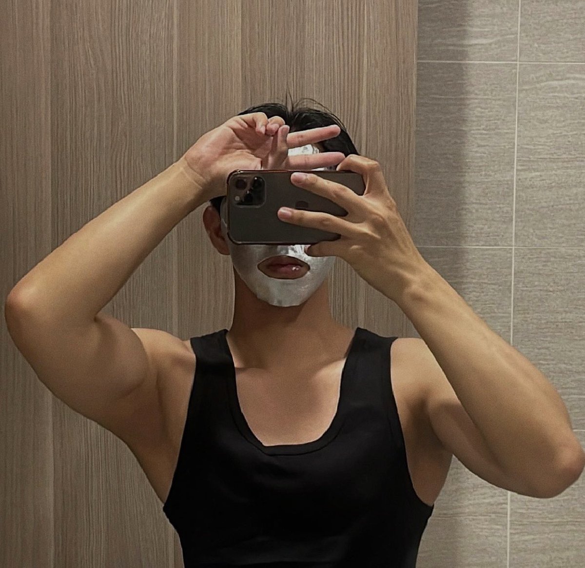 출근 준비 
.
.
.
#게이 #게친소 #ㄱㅊㅅ