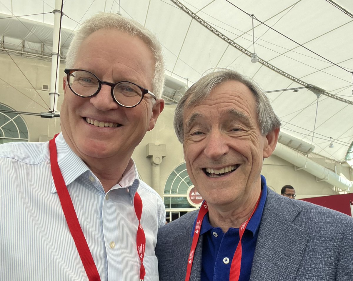 Absolutely delighted to bump into Prof #DavidLeslie at #ADA2023, first met @KingsCollegeNHS 1997, last met #ADA2022, and today we just continued our DualDiabetes and DiabetesOverlap discussions🇬🇧🇩🇰

@Blizard_Inst  @TwinsUKres @QMULBartsTheLon #SDCN #StenoNord @AalborgUH
@Reg_Nord