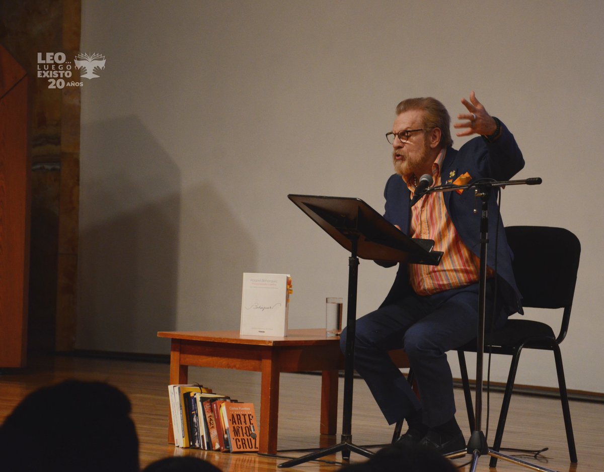 ExtensionINBAL's tweet photo. Hoy, como parte del ciclo #LeoLuegoExisto se llevó a cabo la lectura de fragmentos de "Poesía reunida e inédita" del poeta sonorense Abigael Bohórquez, en voz del actor @alextommasiof en el @PalacioOficial 

#DiversidadINBAL 🏳️‍🌈 https://t.co/aigIuHW9zU